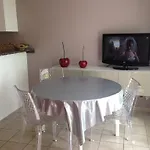 Апартаменти Joli T2 Proche De La *